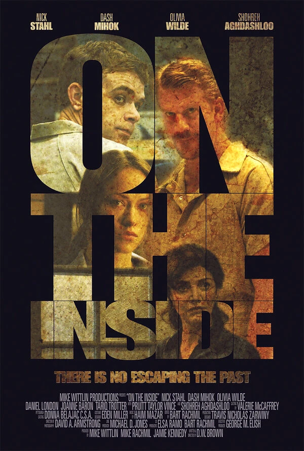 Изнутри 2011 постер